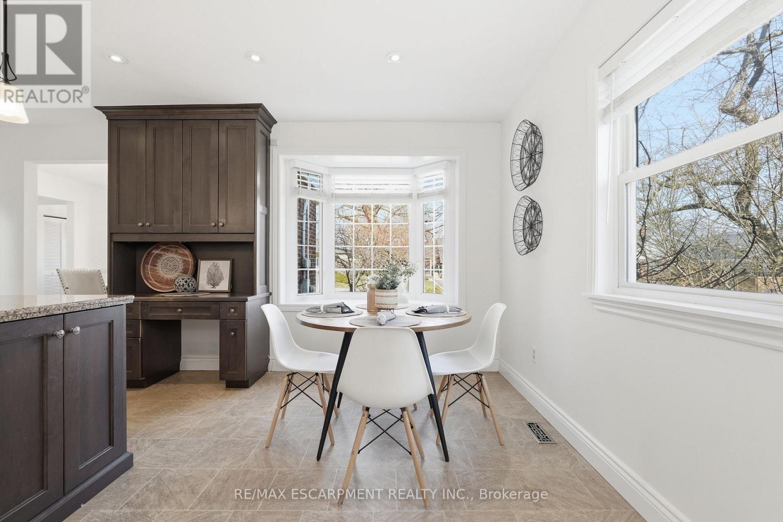 952 Danforth Avenue, Burlington, Ontario  L7T 1S8 - Photo 15 - W12947080