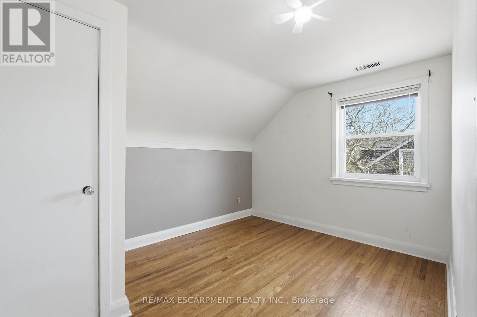 952 Danforth Avenue, Burlington, Ontario  L7T 1S8 - Photo 30 - W12947080