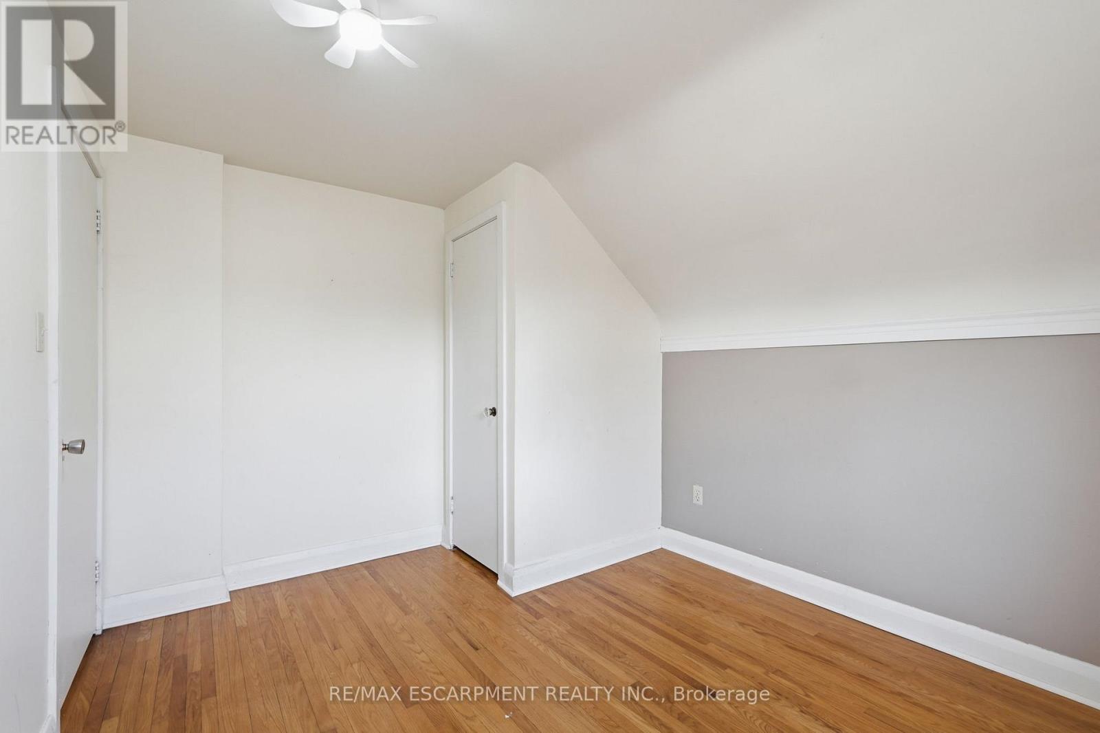 952 Danforth Avenue, Burlington, Ontario  L7T 1S8 - Photo 31 - W12947080