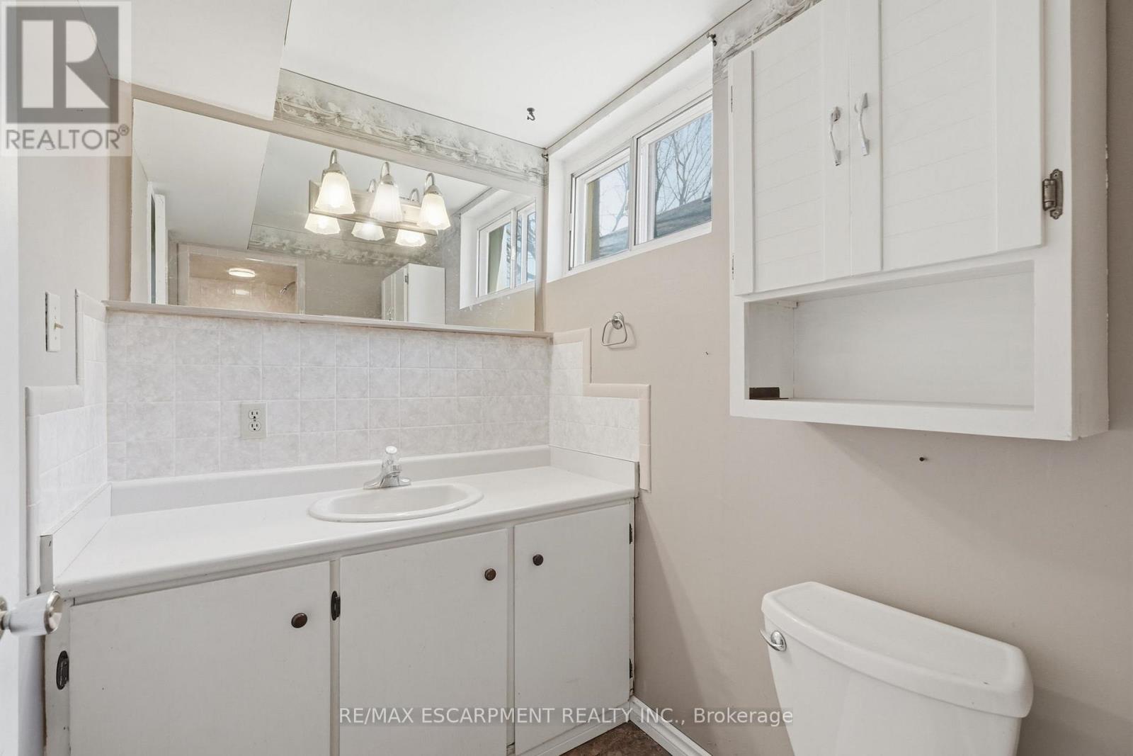 952 Danforth Avenue, Burlington, Ontario  L7T 1S8 - Photo 37 - W12947080