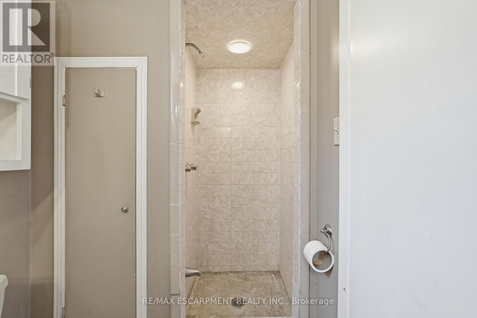 952 Danforth Avenue, Burlington, Ontario  L7T 1S8 - Photo 38 - W12947080