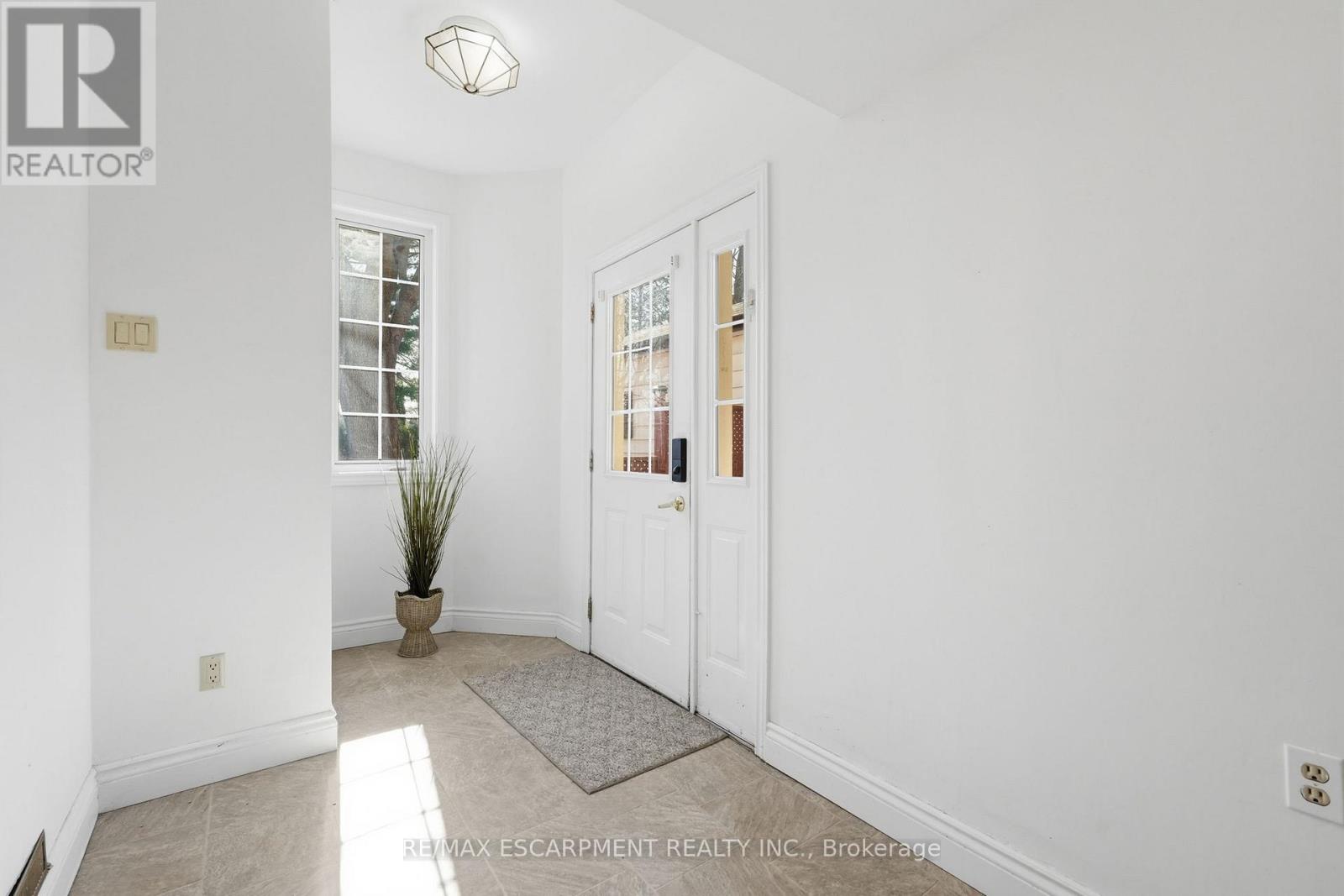 952 Danforth Avenue, Burlington, Ontario  L7T 1S8 - Photo 39 - W12947080