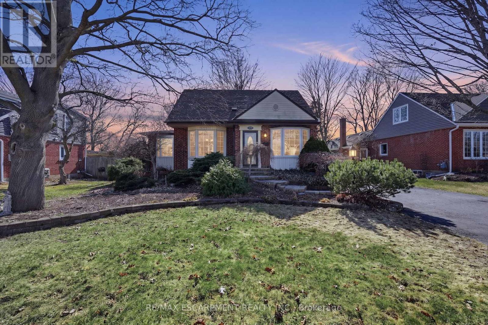 952 Danforth Avenue, Burlington, Ontario  L7T 1S8 - Photo 48 - W12947080