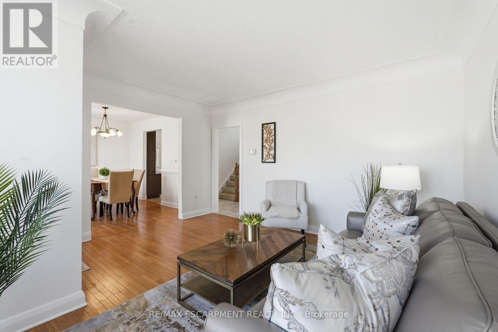 952 Danforth Avenue, Burlington, Ontario  L7T 1S8 - Photo 7 - W12947080