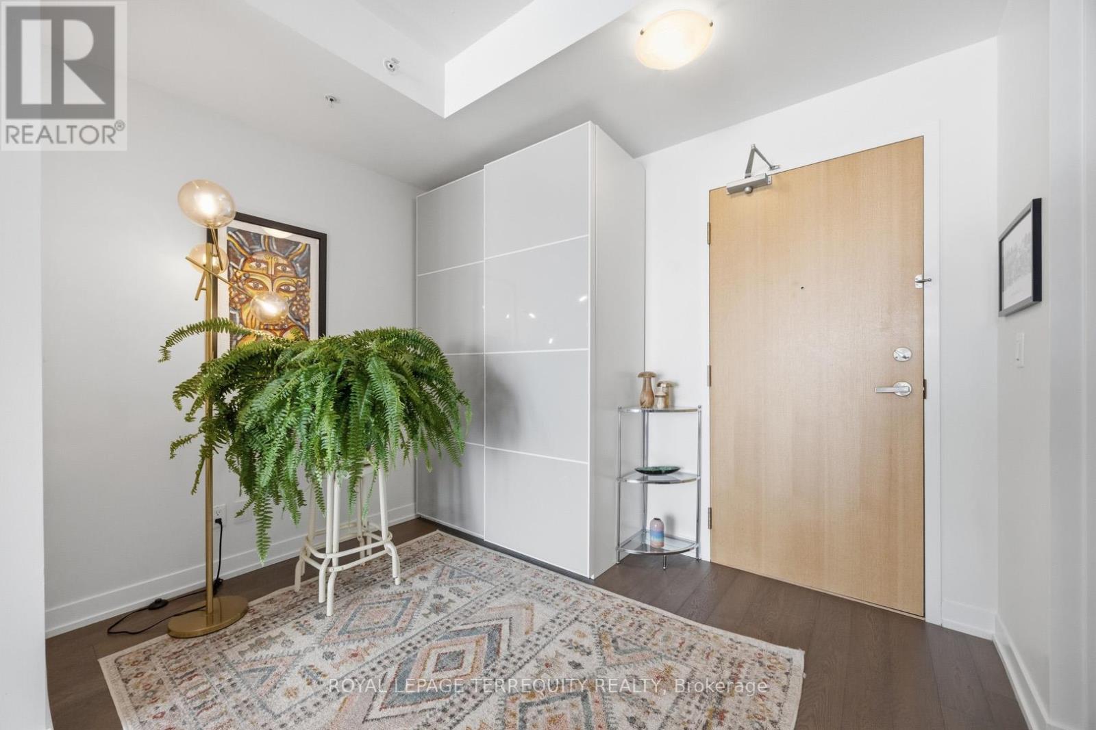 510 - 36 Howard Park Avenue, Toronto, Ontario  M6R 0A5 - Photo 17 - W12947084