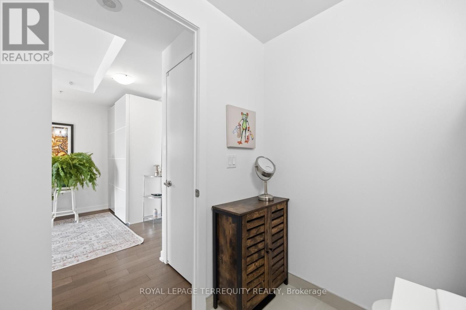 510 - 36 Howard Park Avenue, Toronto, Ontario  M6R 0A5 - Photo 23 - W12947084