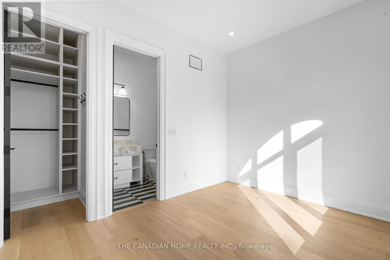 499 Rebecca Street, Oakville, Ontario  L6K 1K8 - Photo 32 - W12947092