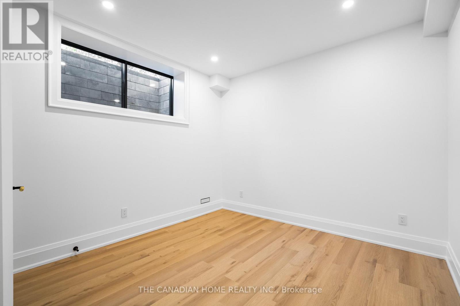 499 Rebecca Street, Oakville, Ontario  L6K 1K8 - Photo 49 - W12947092