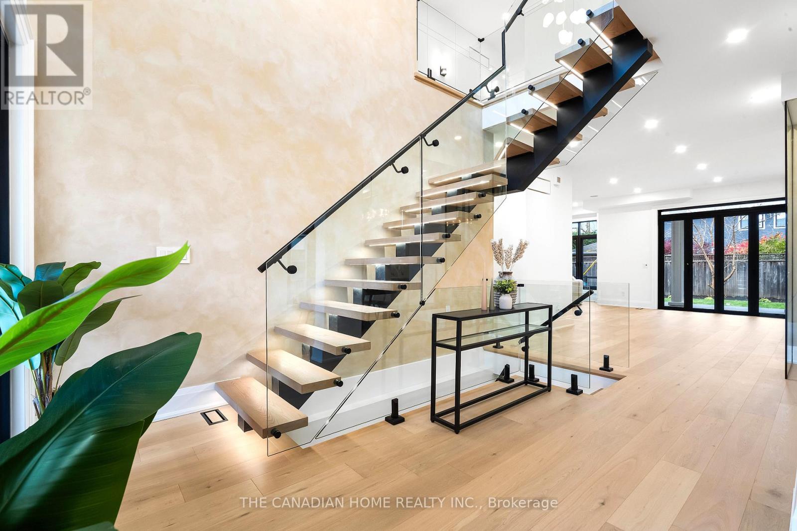 499 Rebecca Street, Oakville, Ontario  L6K 1K8 - Photo 5 - W12947092