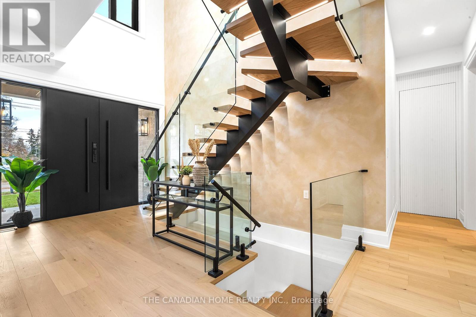 499 Rebecca Street, Oakville, Ontario  L6K 1K8 - Photo 6 - W12947092