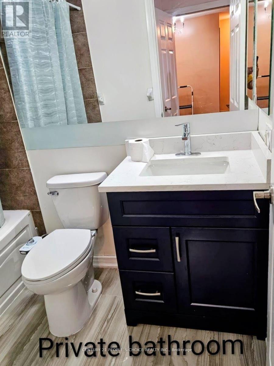 503 - 310 Burnhamthorpe Road W, Mississauga, Ontario  L5B 4P9 - Photo 4 - W12947098