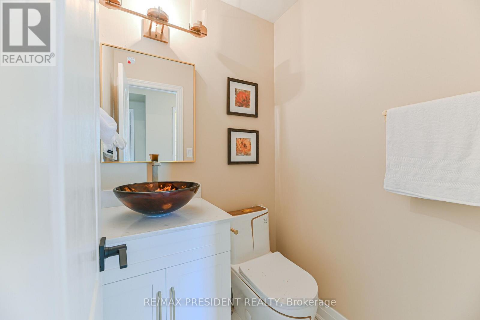 4 Lawnview Court, Brampton, Ontario  L7G 1T4 - Photo 19 - W12947164