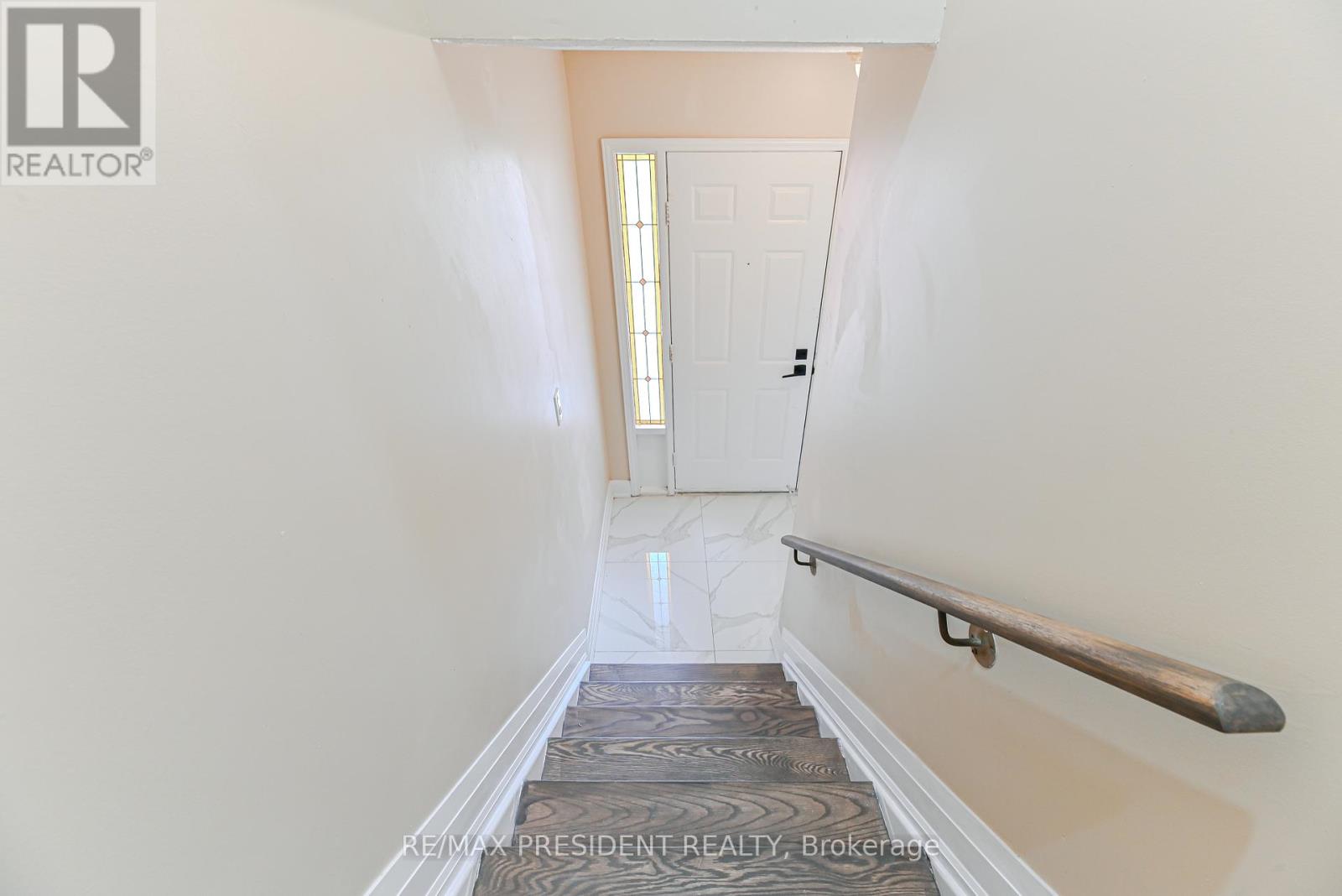 4 Lawnview Court, Brampton, Ontario  L7G 1T4 - Photo 21 - W12947164