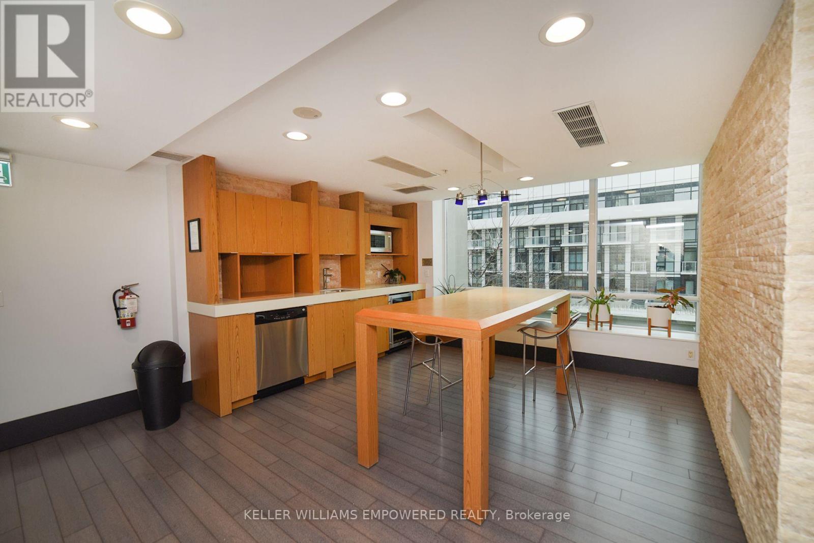 3032 - 165 Legion Road N, Toronto, Ontario  M8Y 0B3 - Photo 32 - W12947194