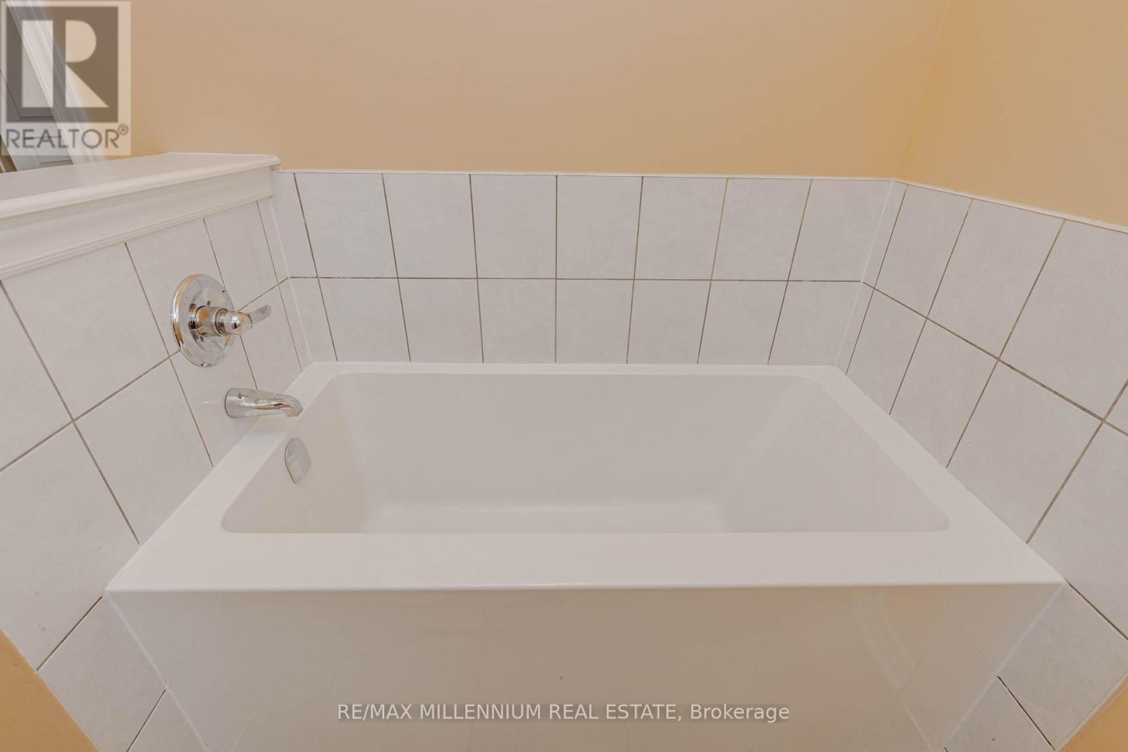 1625 Sorensen Court, Milton, Ontario  L9E 1G8 - Photo 17 - W12947222