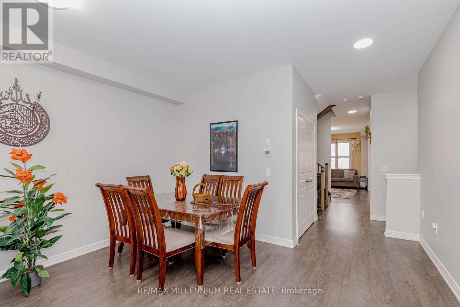 1625 Sorensen Court, Milton, Ontario  L9E 1G8 - Photo 5 - W12947222