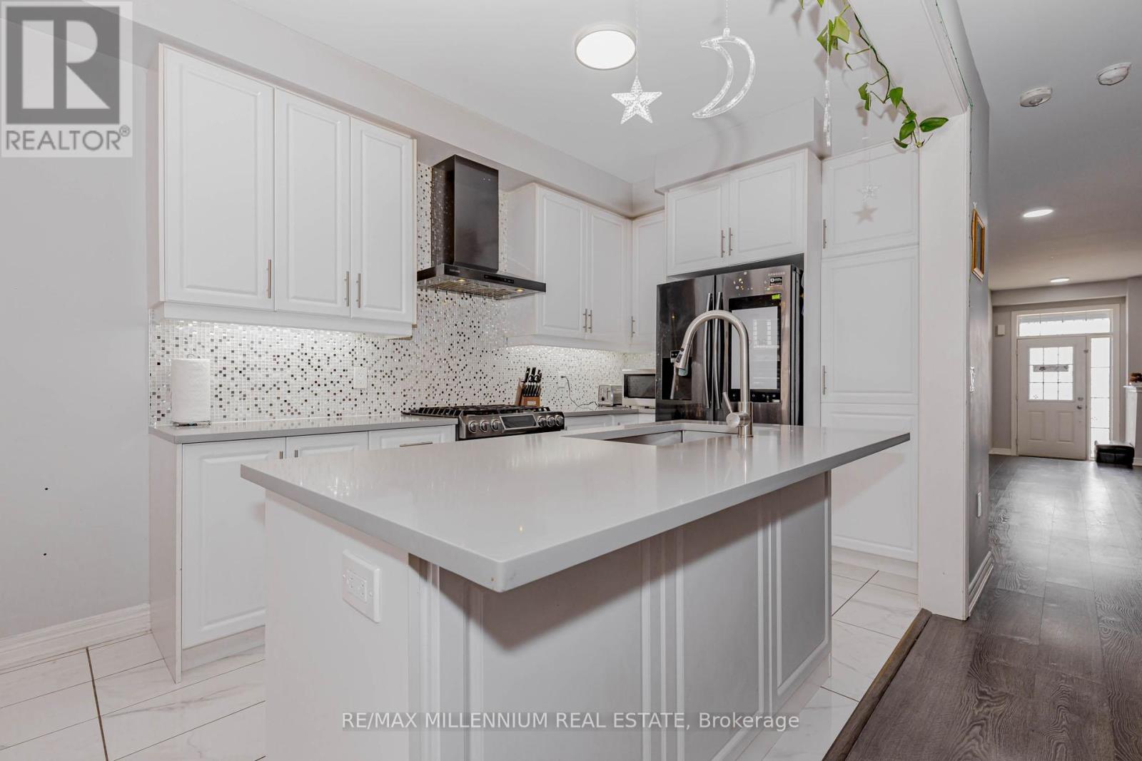 1625 Sorensen Court, Milton, Ontario  L9E 1G8 - Photo 8 - W12947222