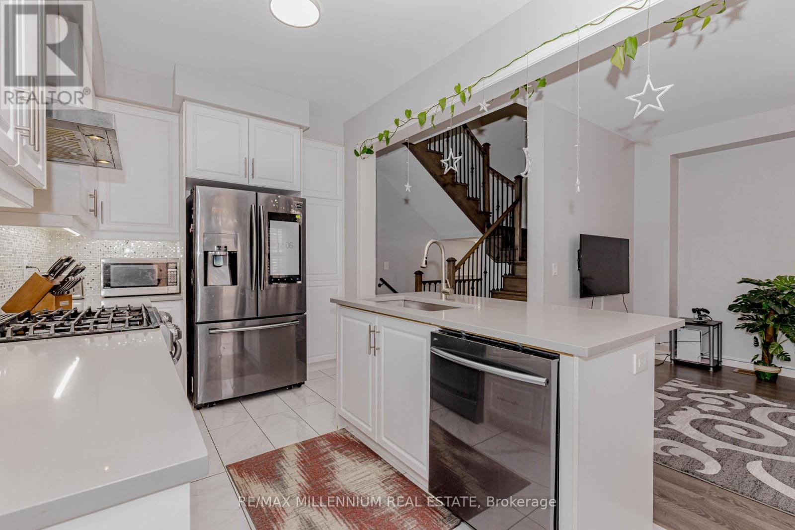 1625 Sorensen Court, Milton, Ontario  L9E 1G8 - Photo 9 - W12947222