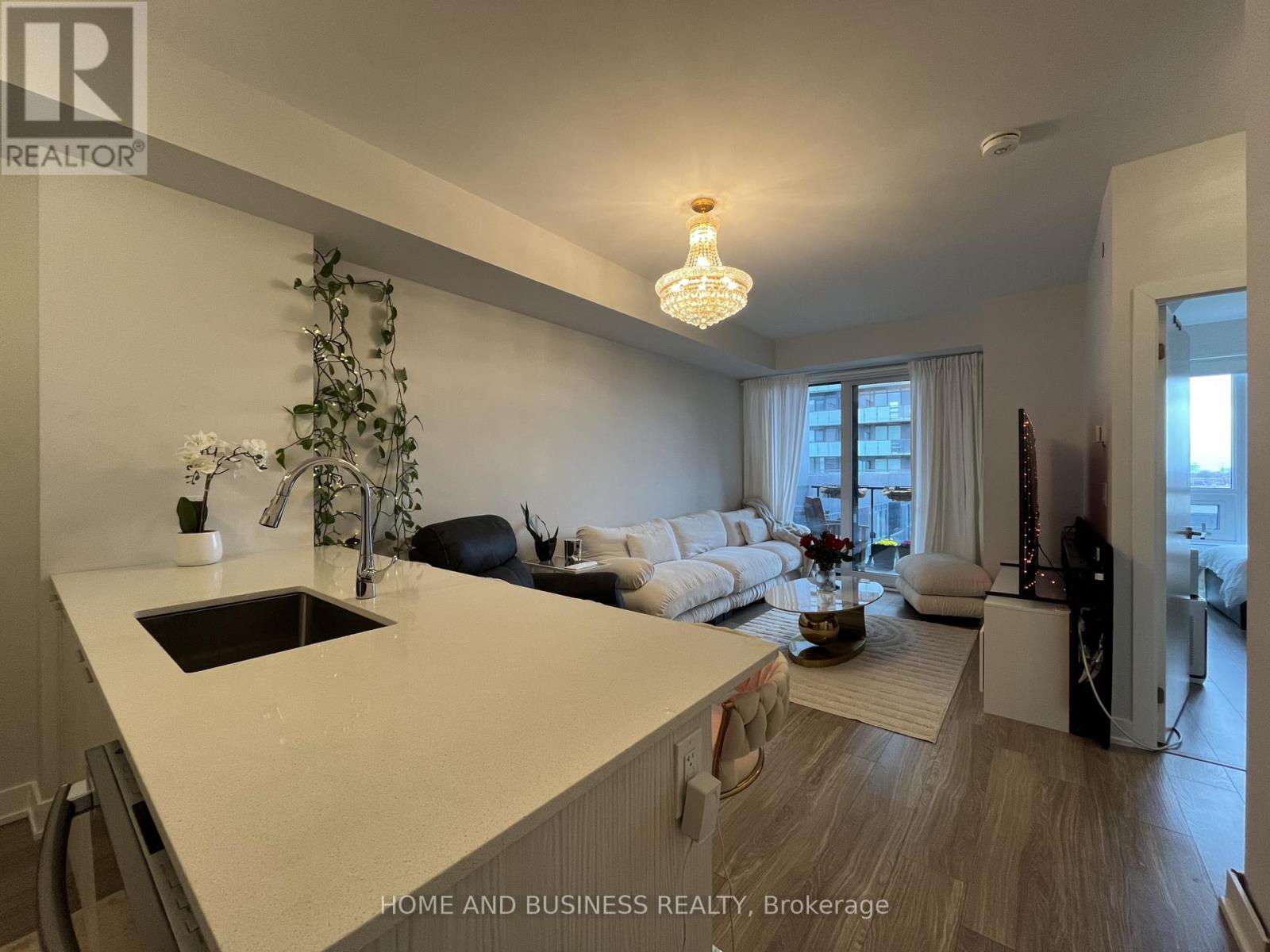 713 - 430 Square One Drive, Mississauga, Ontario  L5B 0L6 - Photo 14 - W12947230