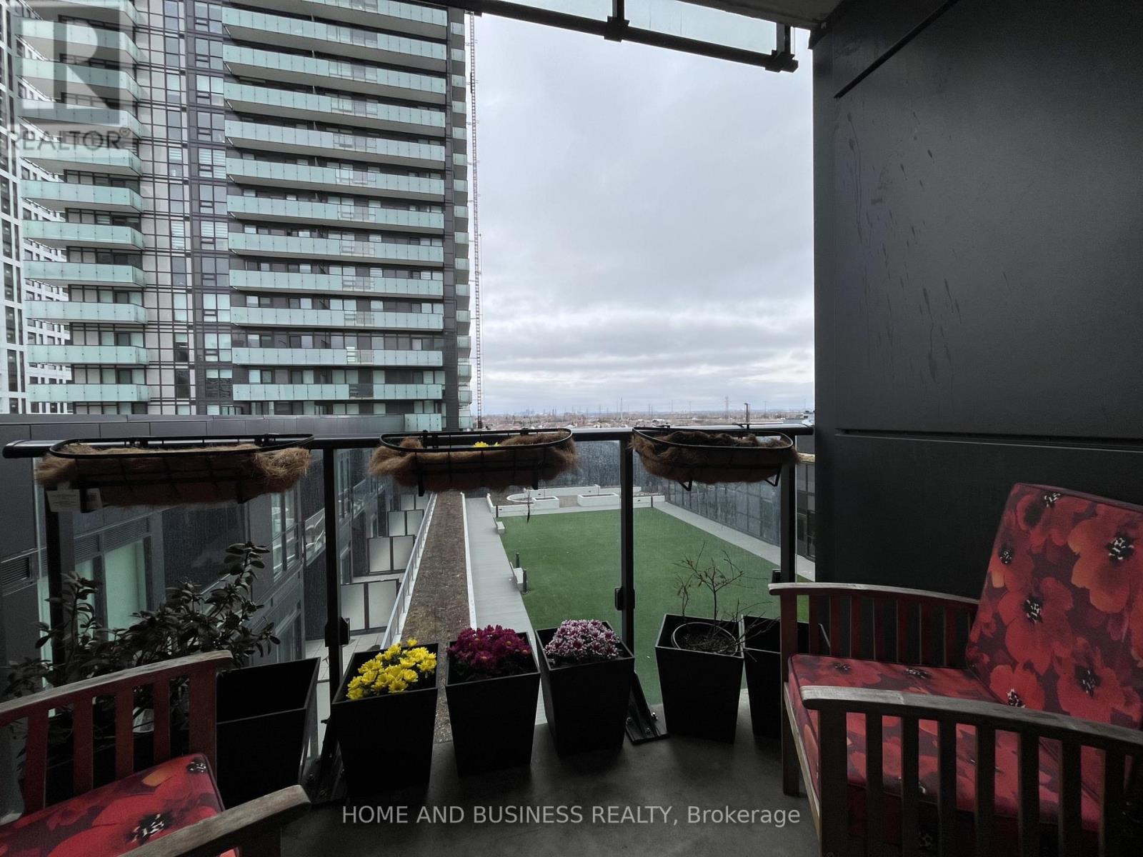 713 - 430 Square One Drive, Mississauga, Ontario  L5B 0L6 - Photo 9 - W12947230