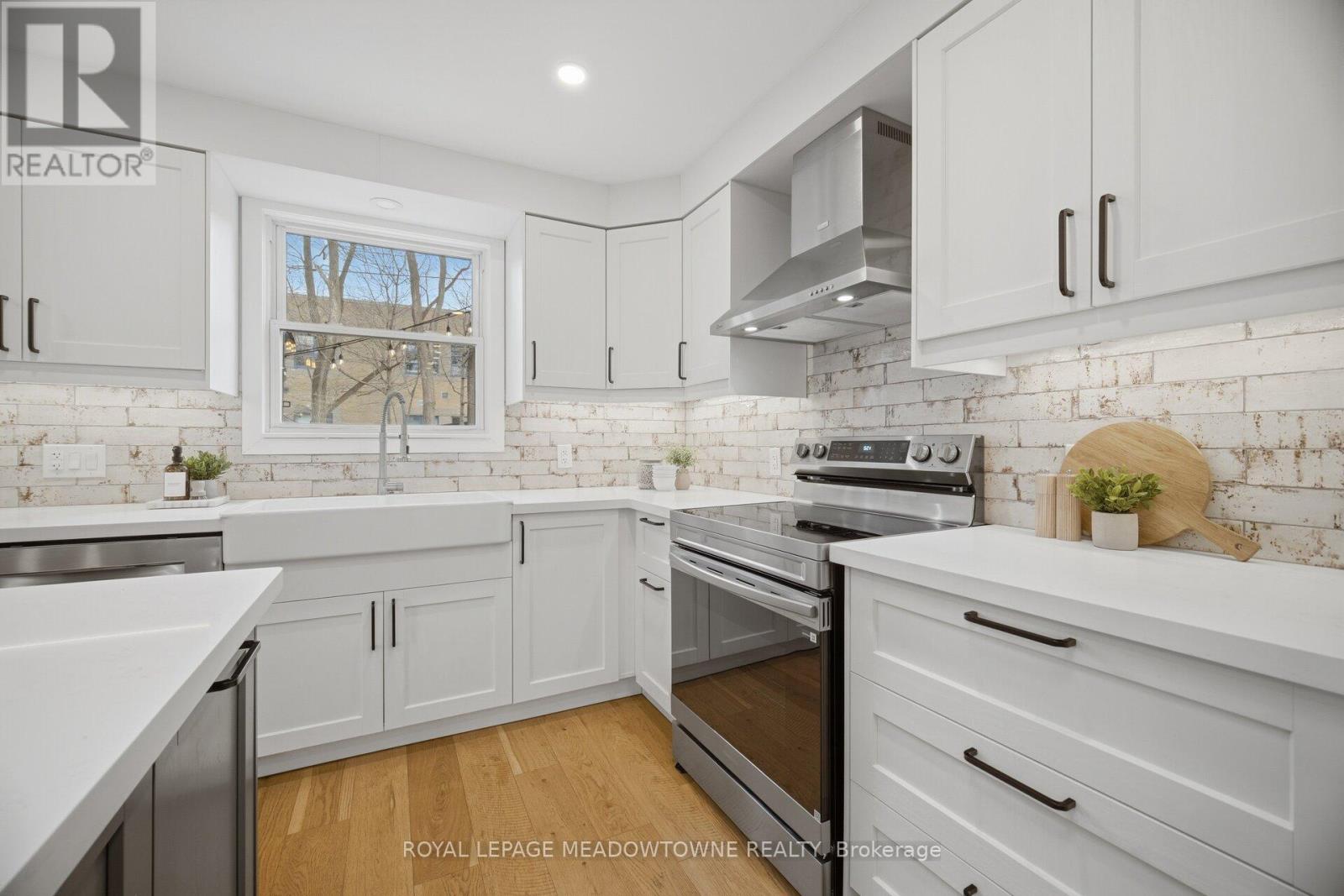 282 Woodward Avenue, Milton, Ontario  L9T 1V2 - Photo 12 - W12947276