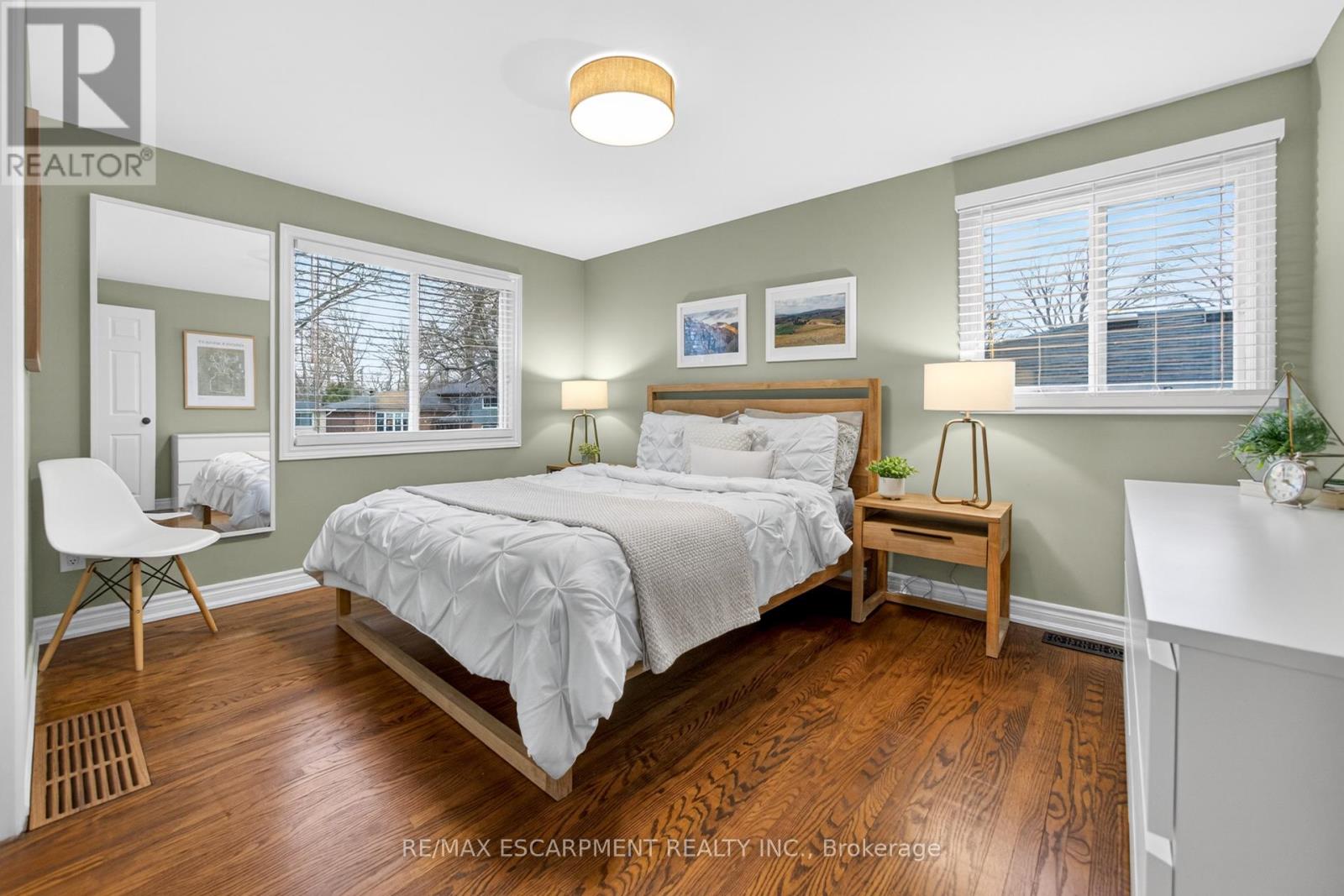 479 Pinedale Avenue, Burlington, Ontario  L7L 3W3 - Photo 23 - W12947280