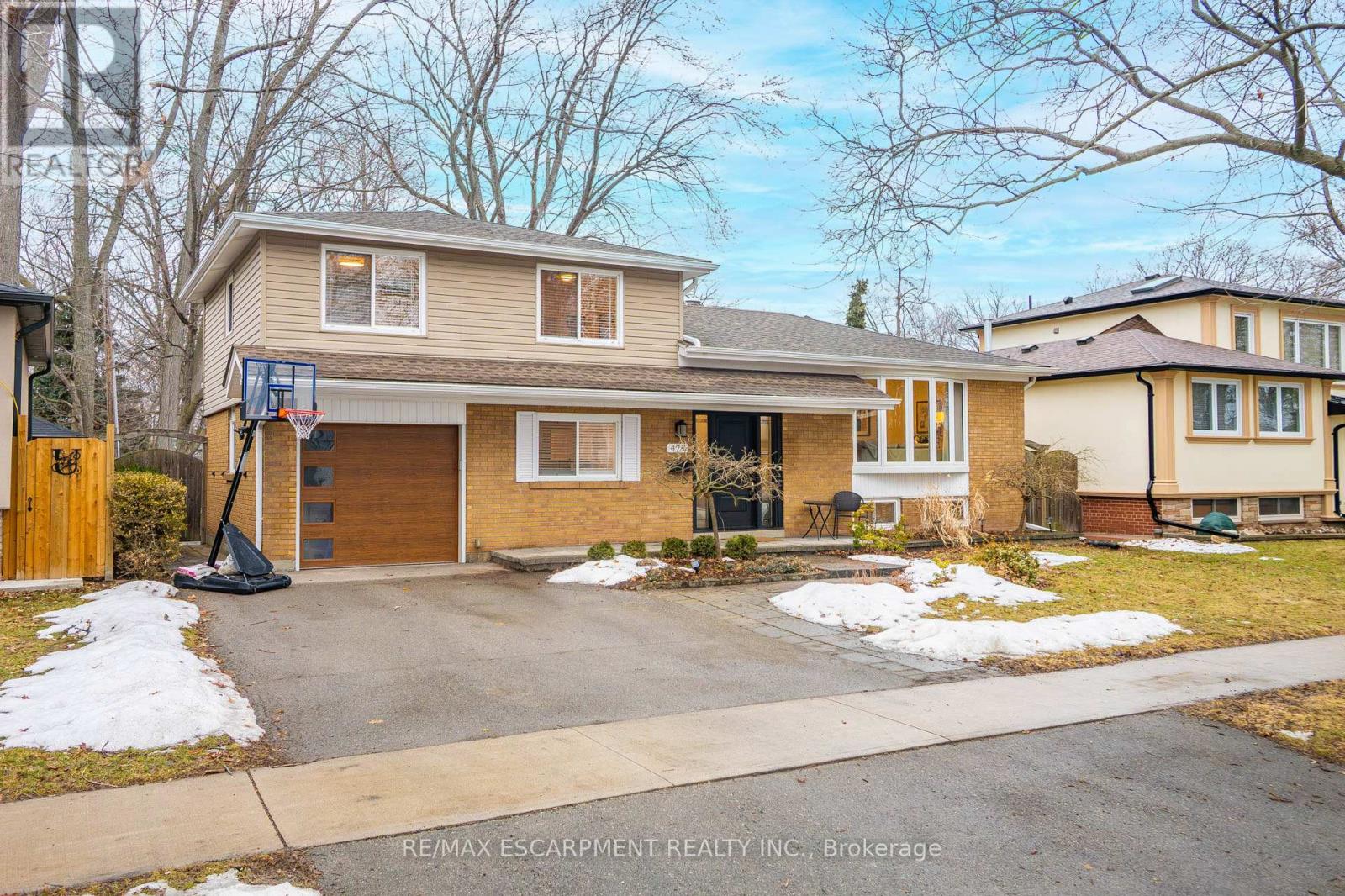 479 Pinedale Avenue, Burlington, Ontario  L7L 3W3 - Photo 3 - W12947280