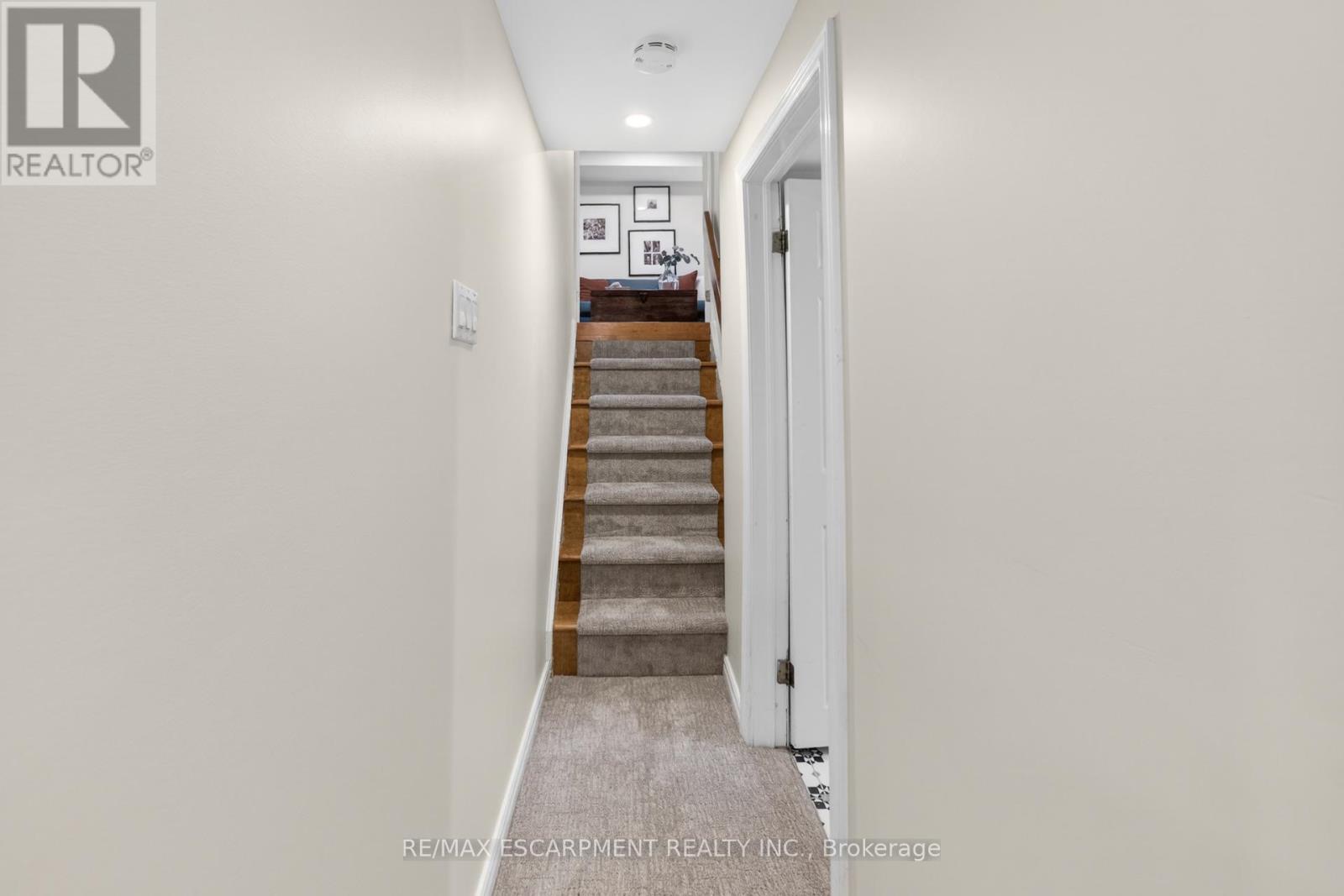 479 Pinedale Avenue, Burlington, Ontario  L7L 3W3 - Photo 33 - W12947280