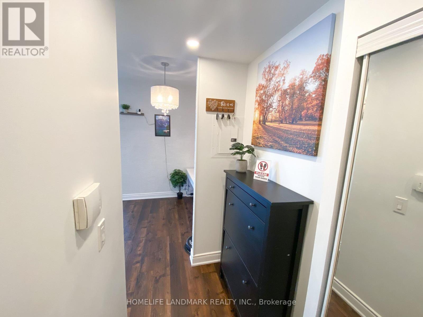 1802 - 3939 Duke Of York Boulevard, Mississauga, Ontario  L5B 4N2 - Photo 11 - W12947284