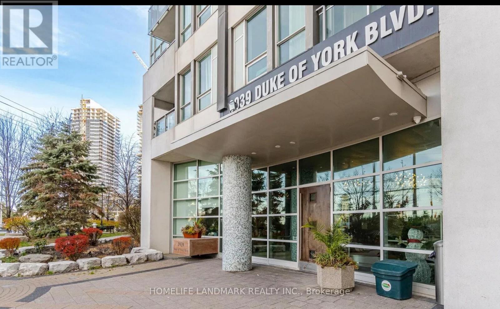 1802 - 3939 Duke Of York Boulevard, Mississauga, Ontario  L5B 4N2 - Photo 2 - W12947284