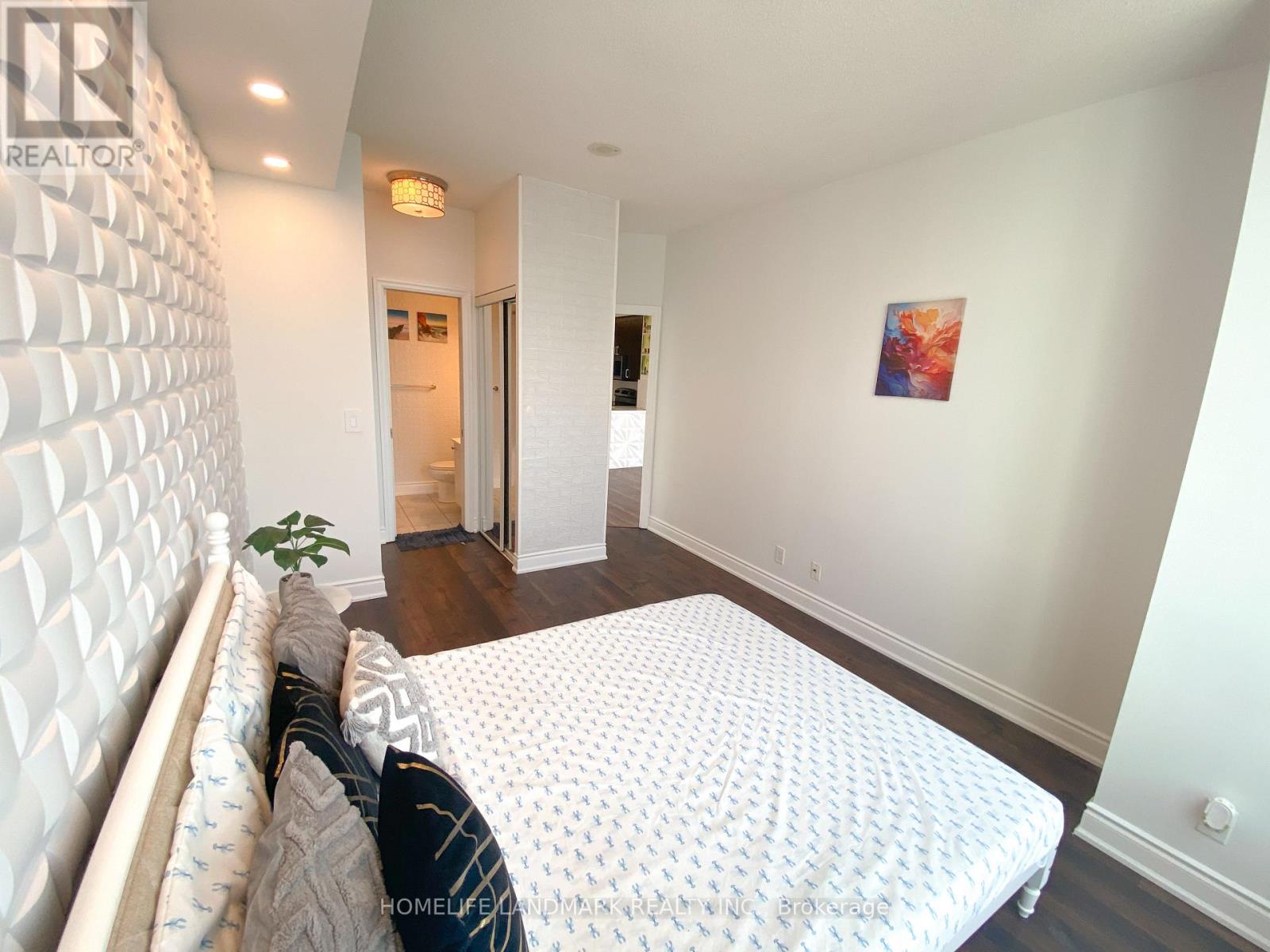 1802 - 3939 Duke Of York Boulevard, Mississauga, Ontario  L5B 4N2 - Photo 38 - W12947284