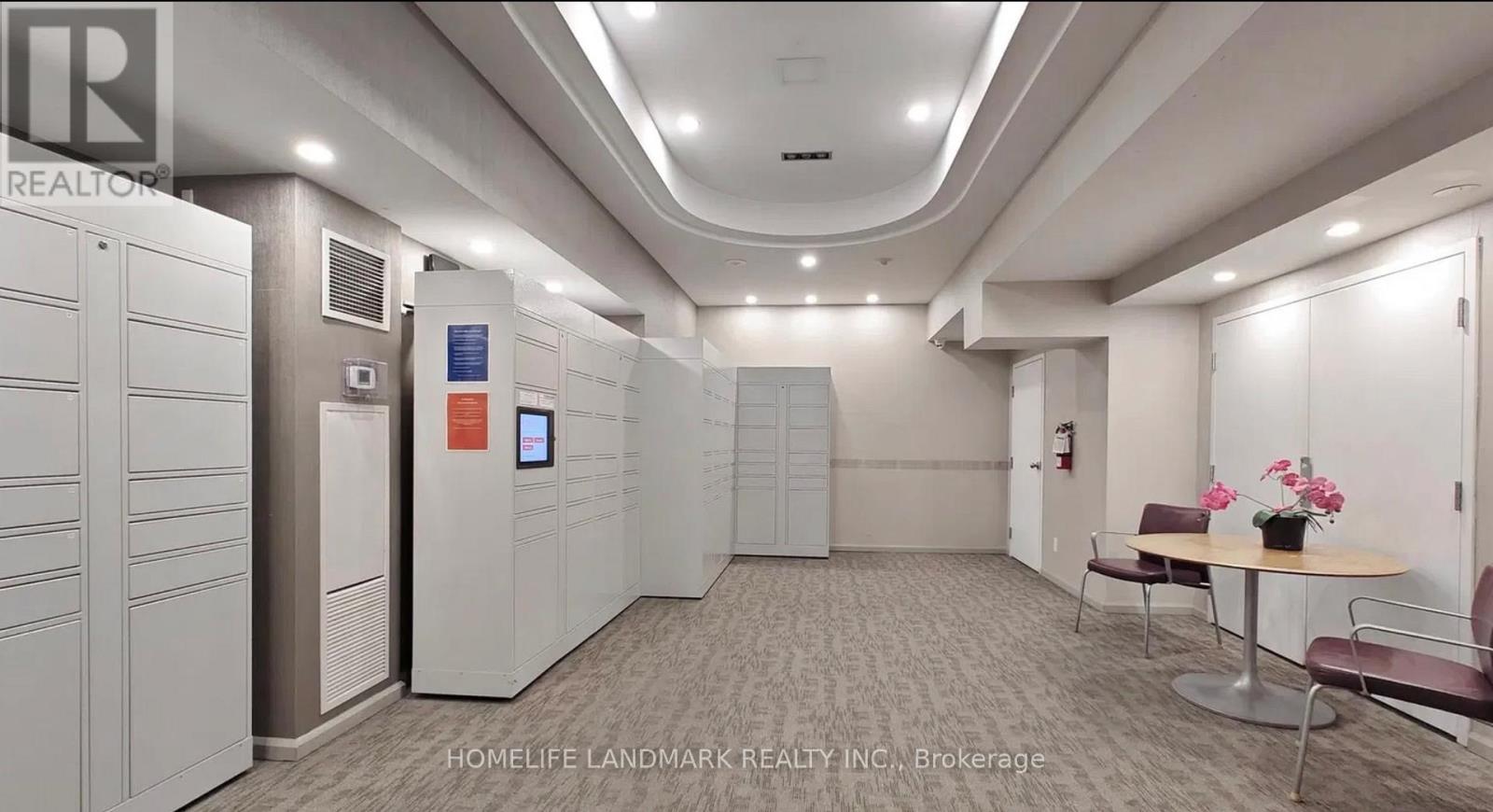 1802 - 3939 Duke Of York Boulevard, Mississauga, Ontario  L5B 4N2 - Photo 49 - W12947284