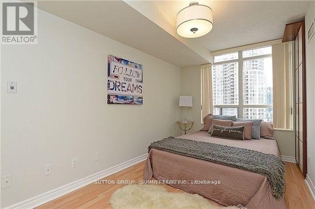 2104 - 3880 Duke Of York Boulevard, Mississauga, Ontario  L5B 4M7 - Photo 15 - W12947292