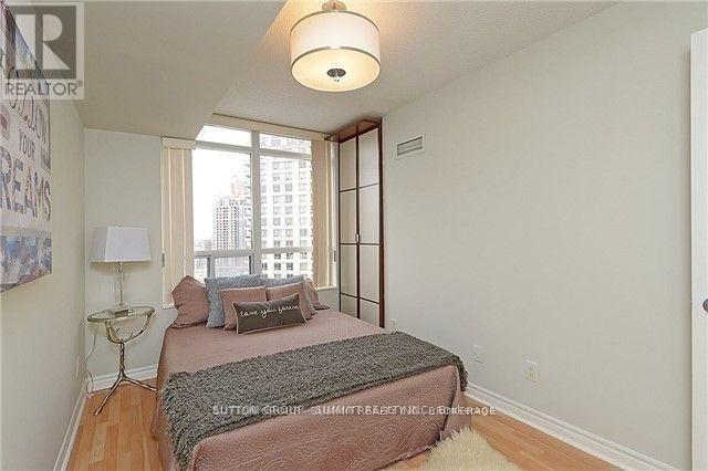 2104 - 3880 Duke Of York Boulevard, Mississauga, Ontario  L5B 4M7 - Photo 16 - W12947292