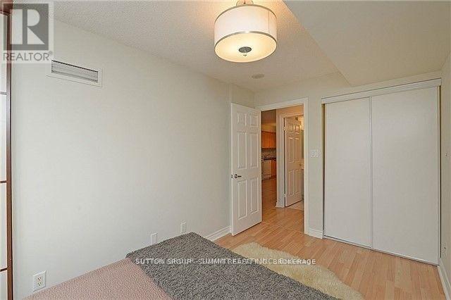 2104 - 3880 Duke Of York Boulevard, Mississauga, Ontario  L5B 4M7 - Photo 17 - W12947292