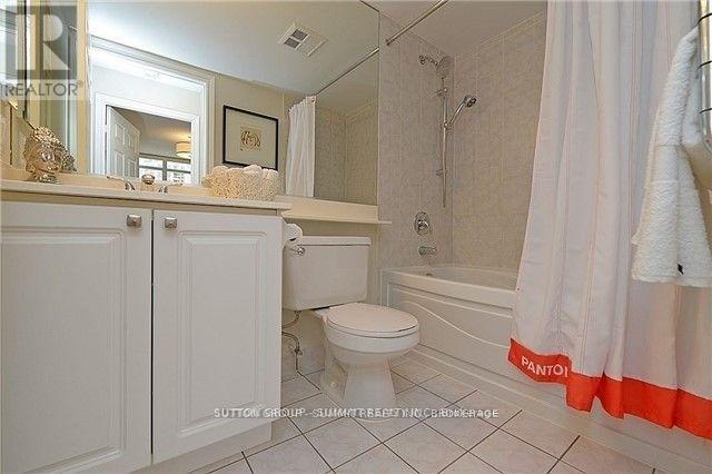 2104 - 3880 Duke Of York Boulevard, Mississauga, Ontario  L5B 4M7 - Photo 3 - W12947292