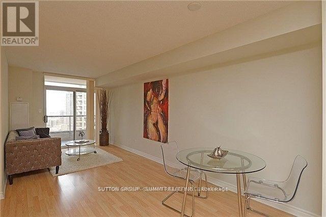 2104 - 3880 Duke Of York Boulevard, Mississauga, Ontario  L5B 4M7 - Photo 5 - W12947292