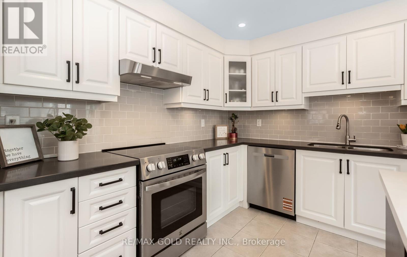 299 Gooding Crescent, Milton, Ontario  L9E 0A9 - Photo 15 - W12947314