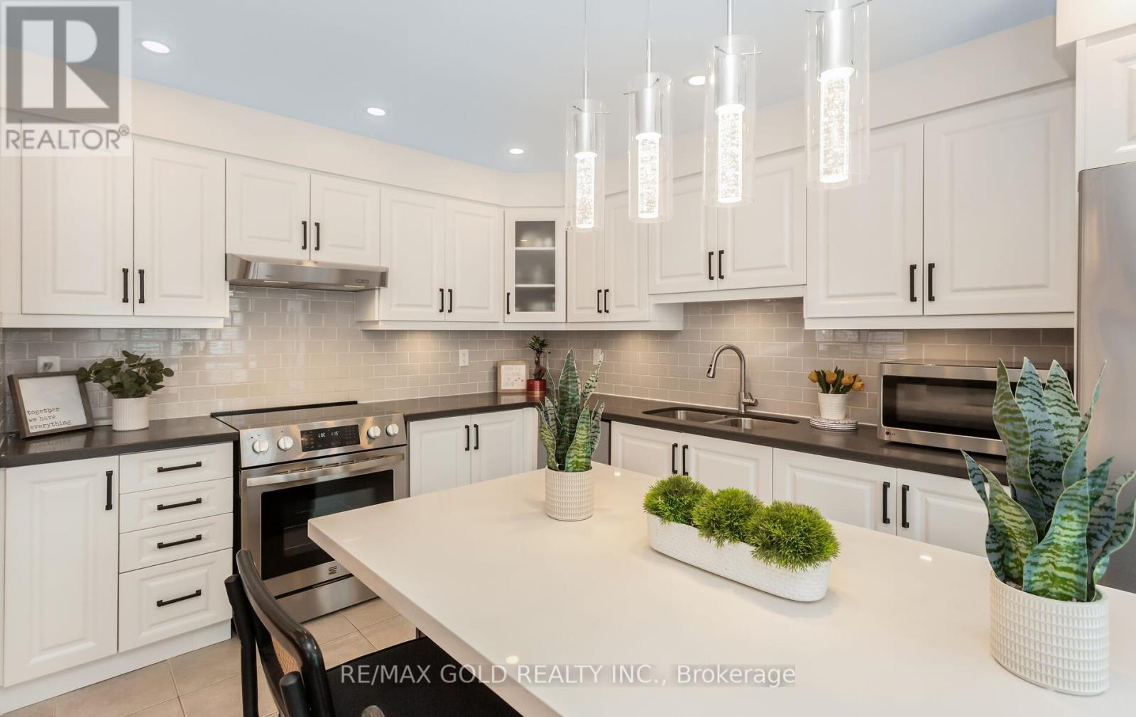 299 Gooding Crescent, Milton, Ontario  L9E 0A9 - Photo 17 - W12947314