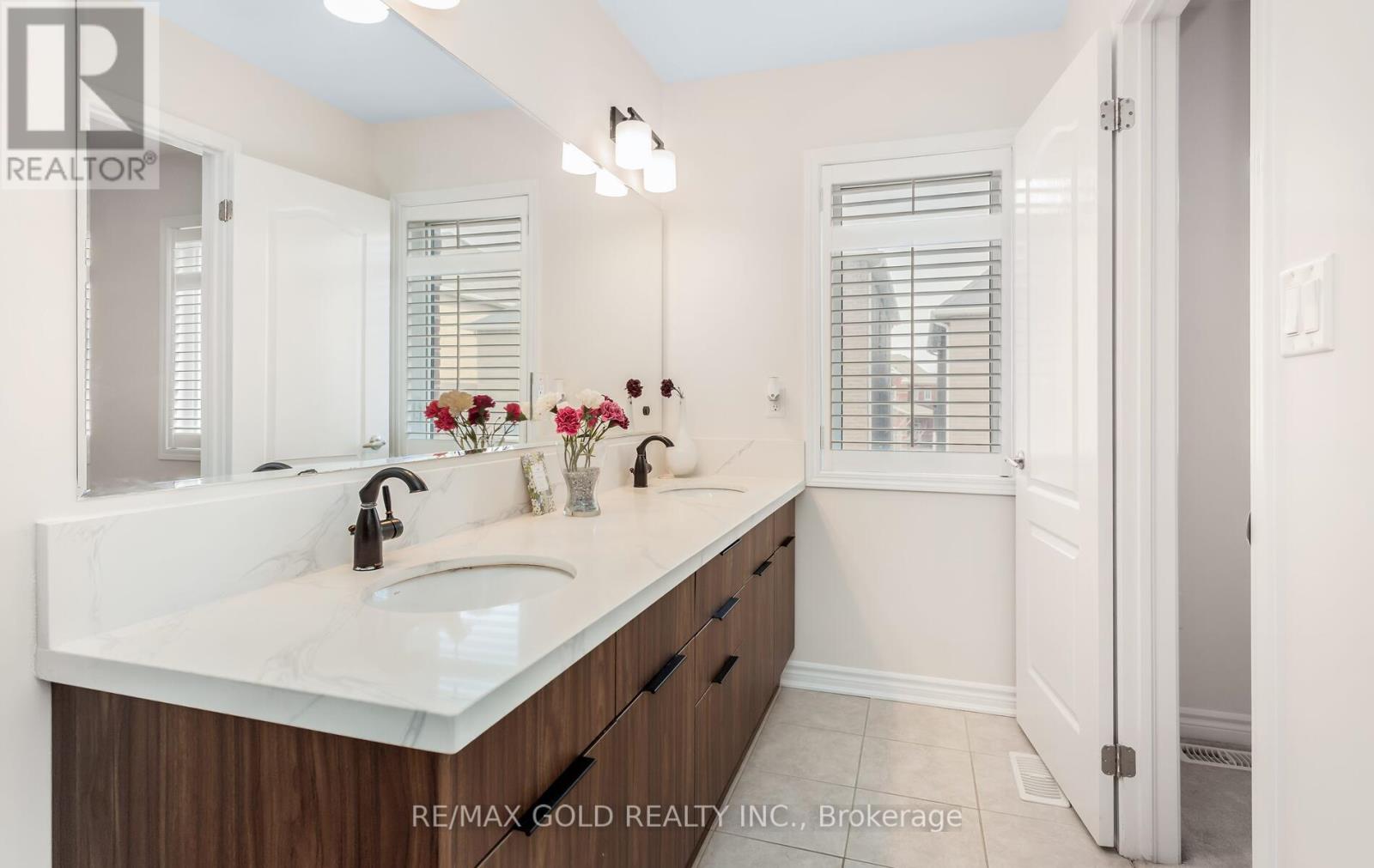 299 Gooding Crescent, Milton, Ontario  L9E 0A9 - Photo 25 - W12947314