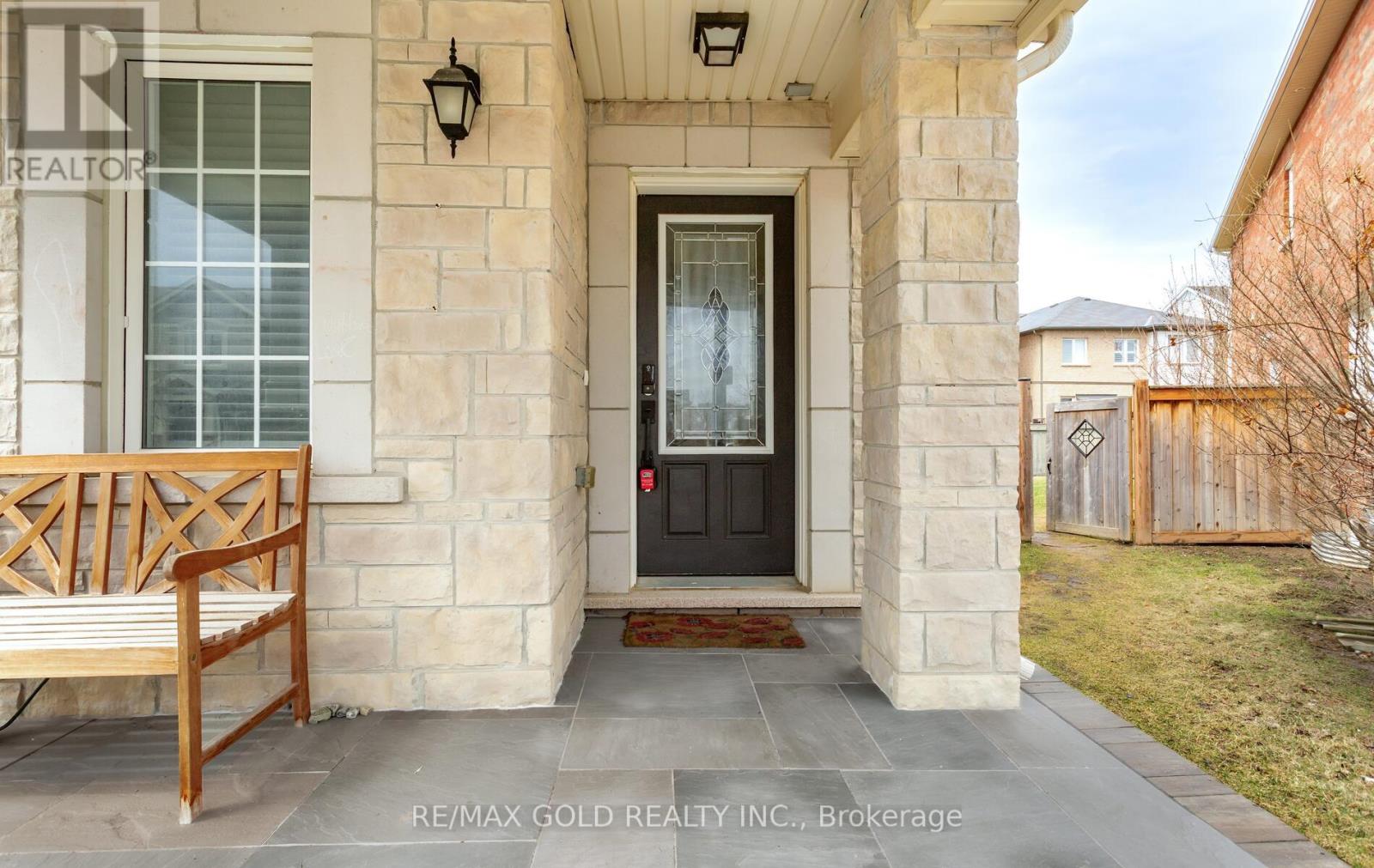 299 Gooding Crescent, Milton, Ontario  L9E 0A9 - Photo 3 - W12947314