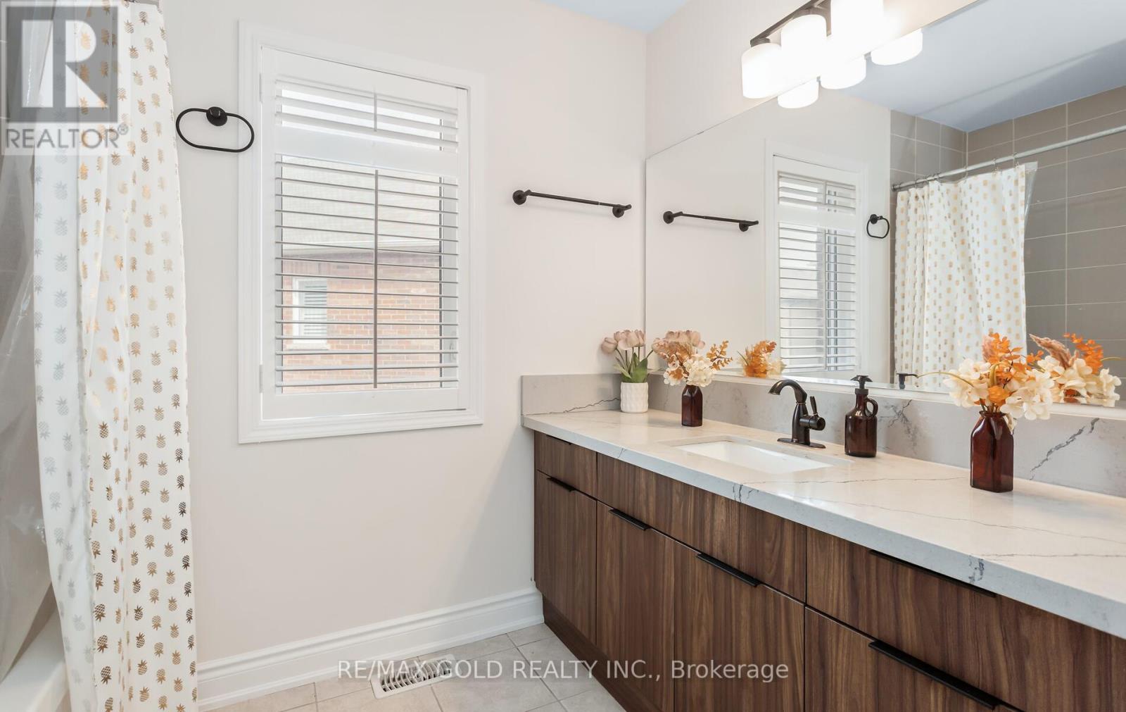 299 Gooding Crescent, Milton, Ontario  L9E 0A9 - Photo 33 - W12947314