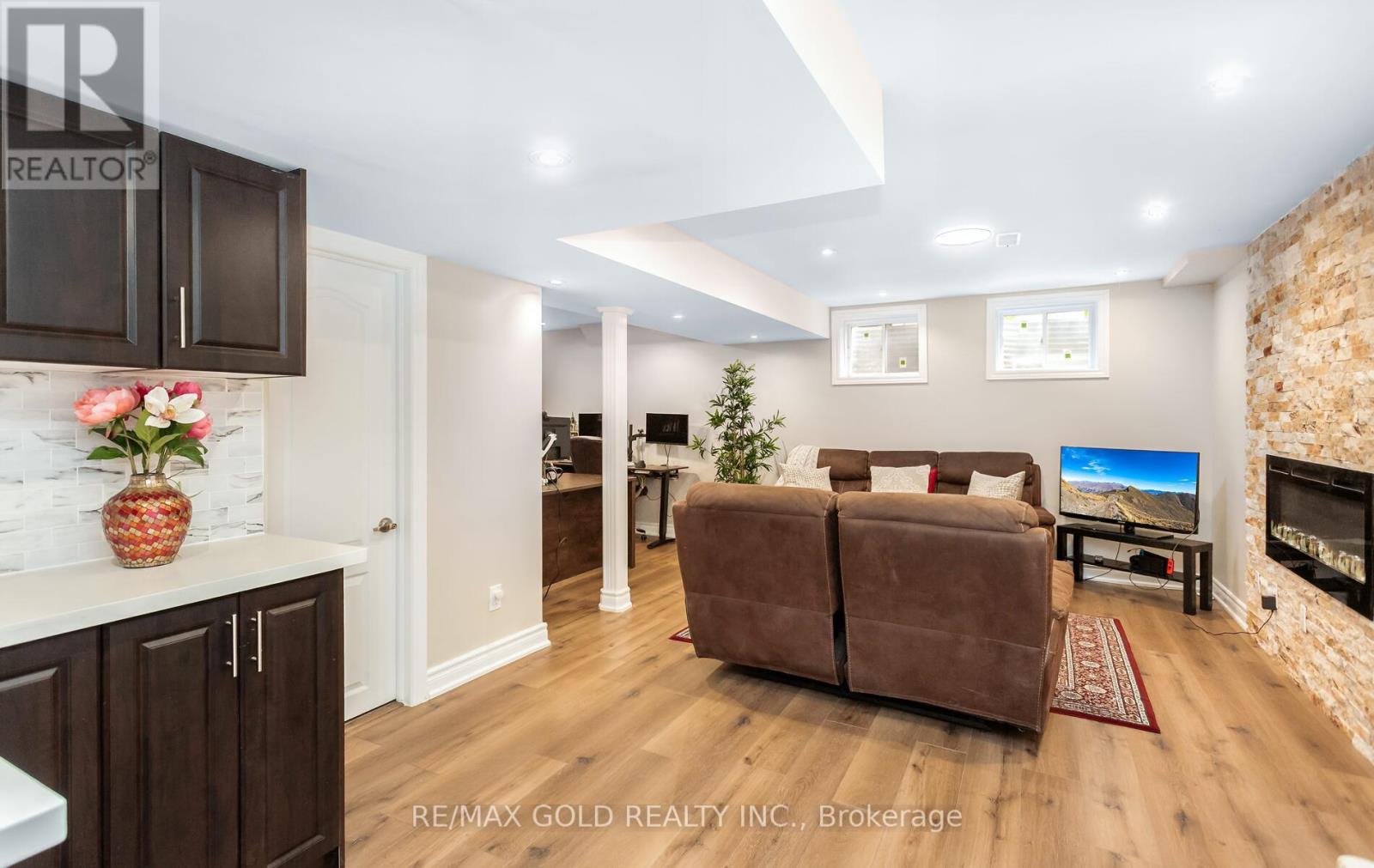 299 Gooding Crescent, Milton, Ontario  L9E 0A9 - Photo 40 - W12947314