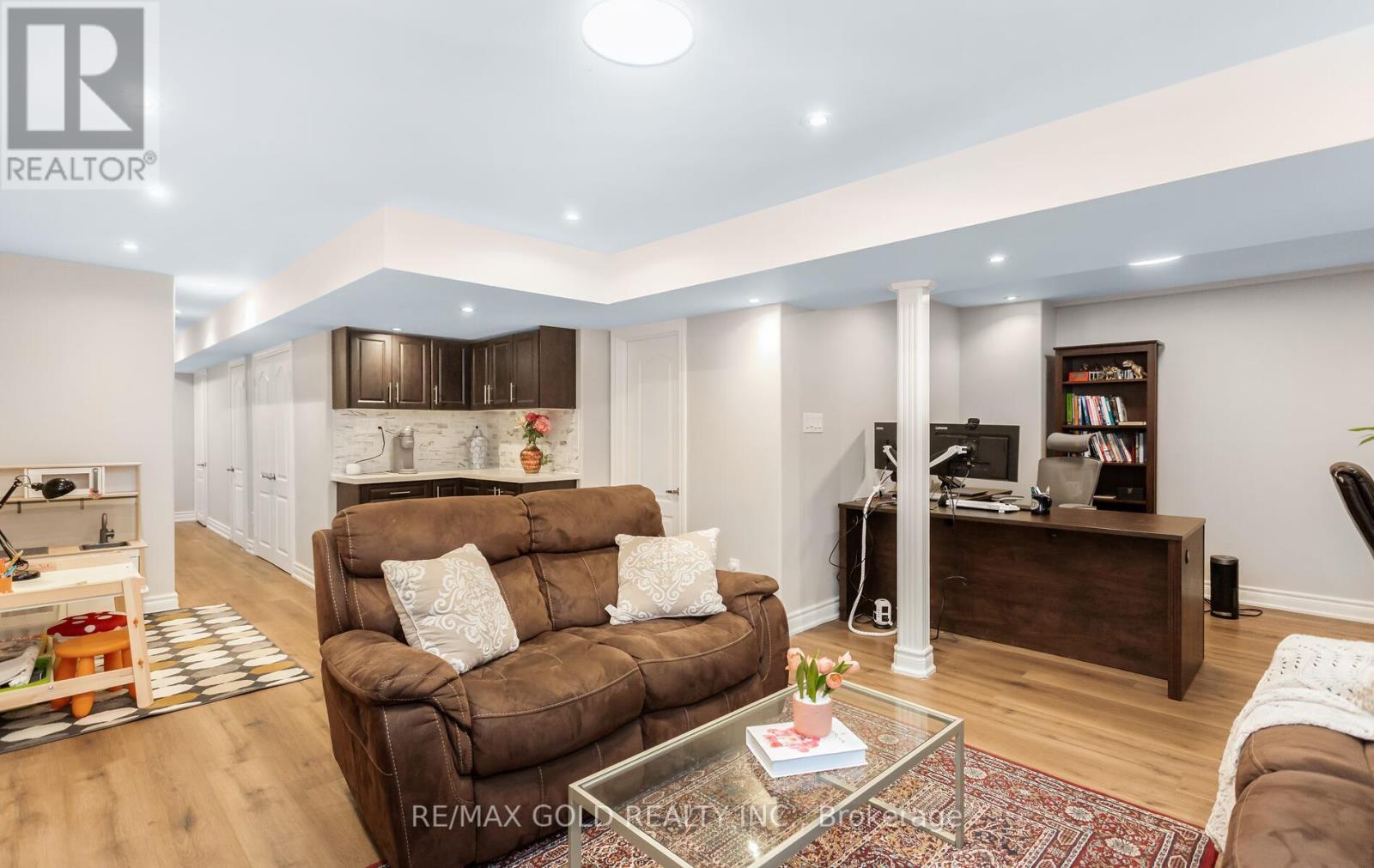 299 Gooding Crescent, Milton, Ontario  L9E 0A9 - Photo 43 - W12947314