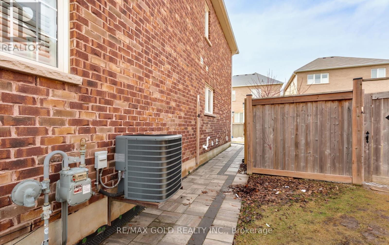 299 Gooding Crescent, Milton, Ontario  L9E 0A9 - Photo 46 - W12947314
