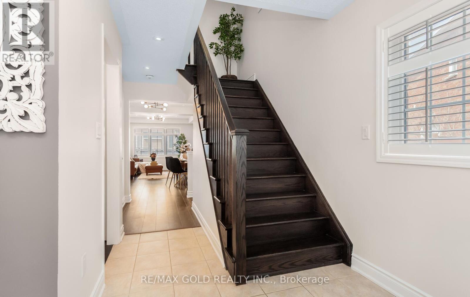 299 Gooding Crescent, Milton, Ontario  L9E 0A9 - Photo 5 - W12947314