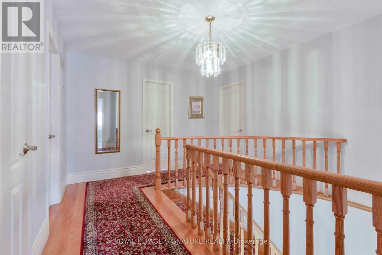 14 Canterbury Crescent, Toronto, Ontario  M9A 5A5 - Photo 10 - W12947328