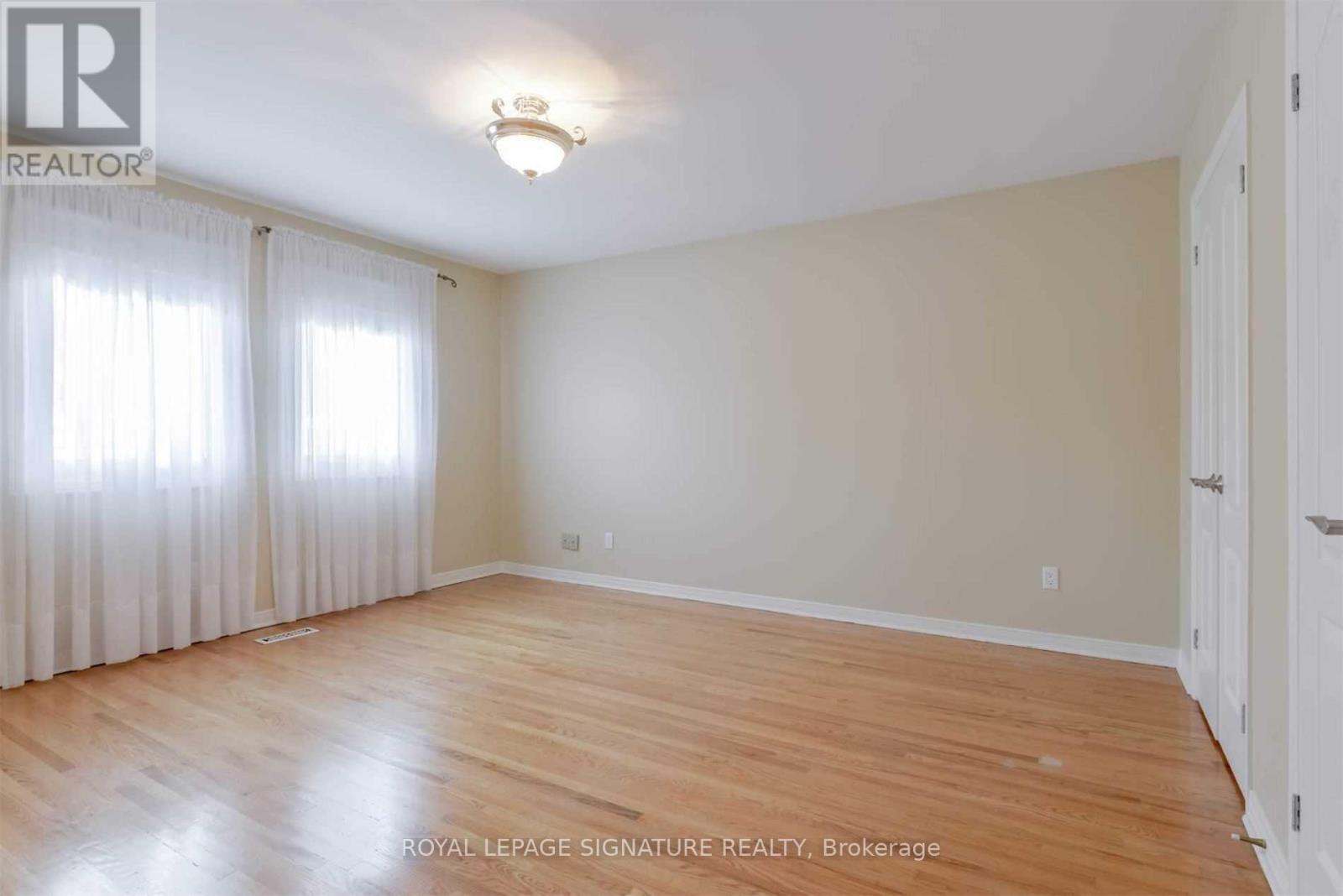 14 Canterbury Crescent, Toronto, Ontario  M9A 5A5 - Photo 14 - W12947328