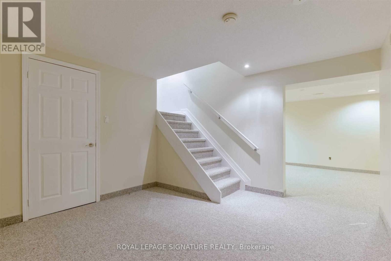 14 Canterbury Crescent, Toronto, Ontario  M9A 5A5 - Photo 16 - W12947328