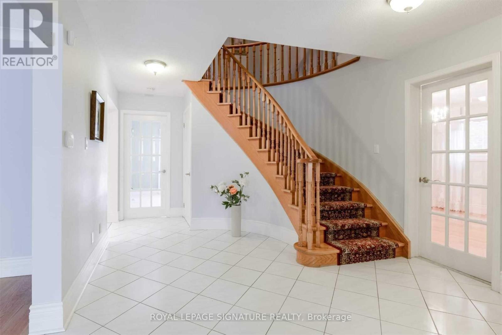 14 Canterbury Crescent, Toronto, Ontario  M9A 5A5 - Photo 2 - W12947328